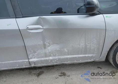 2010 Honda Fit z USA, uszkodzony, nr VIN JHMGE8H24AC001218